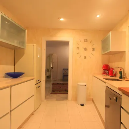 2042 Elegant With Garden Heated Pool Marbella