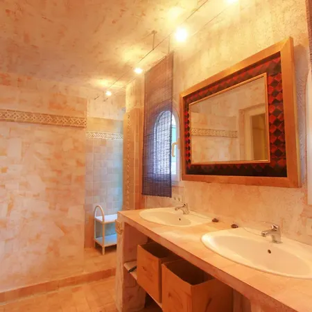 Βίλα 2042 Elegant With Garden Heated Pool Μαρμπέλλα