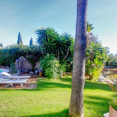 2042 Elegant With Garden Heated Pool Vila *