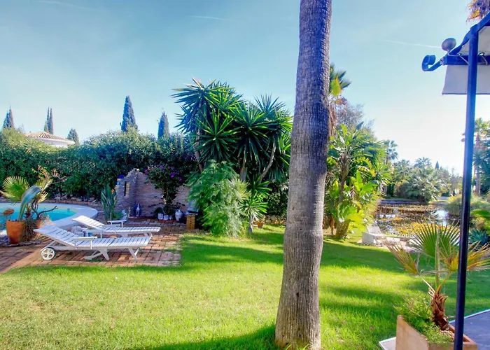 2042 Elegant With Garden Heated Pool Villa *