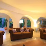 2042 Elegant With Garden Heated Pool Villa