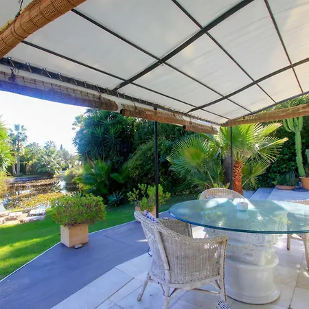 2042 Elegant With Garden Heated Pool