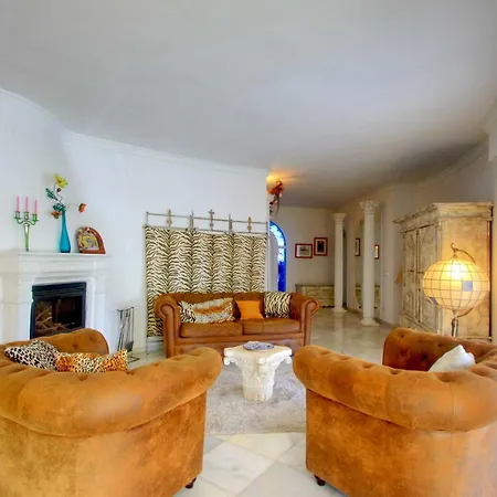 2042 Elegant With Garden Heated Pool