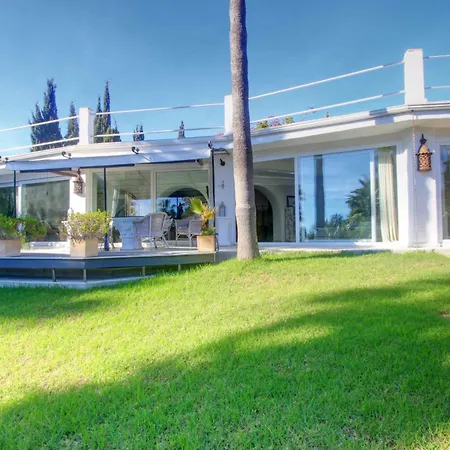 2042 Elegant With Garden Heated Pool
