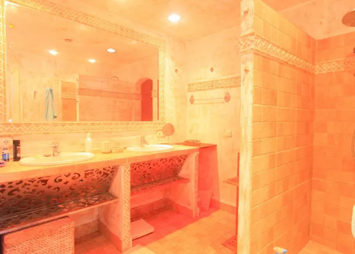 2042 Elegant With Garden Heated Pool Villa