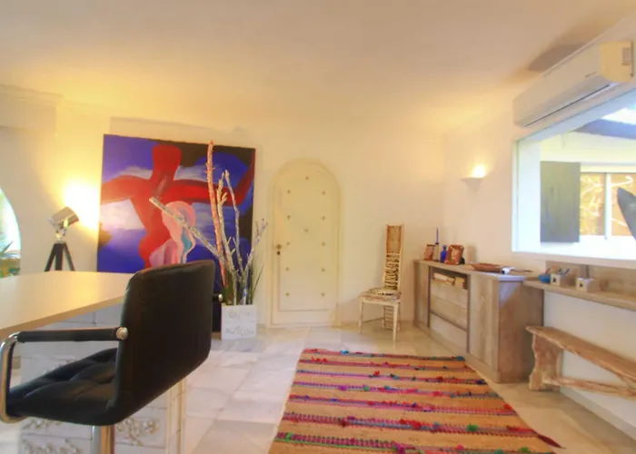 Villa 2042 Elegant With Garden Heated Pool
