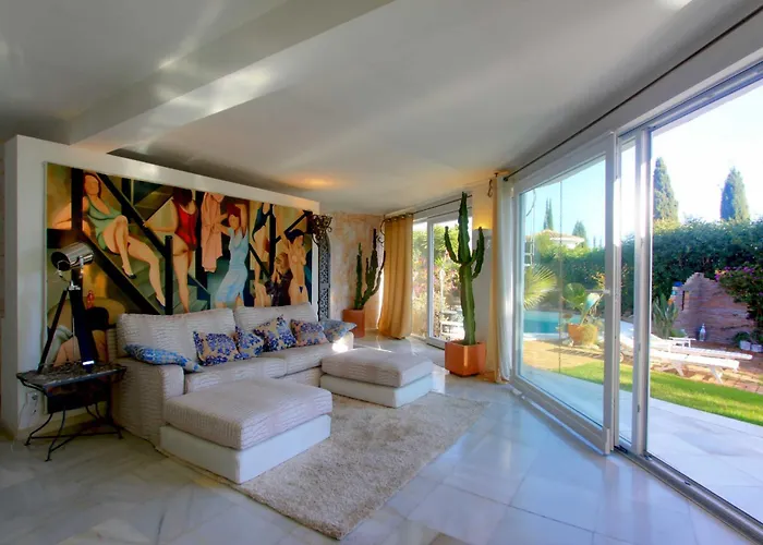 Villa 2042 Elegant With Garden Heated Pool