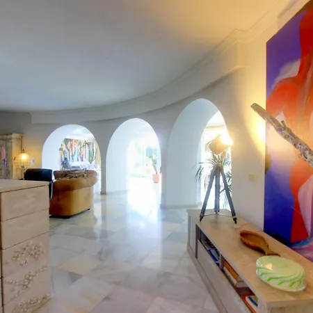 2042 Elegant With Garden Heated Pool * ماربيا