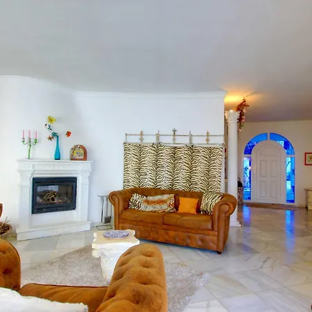 2042 Elegant With Garden Heated Pool *